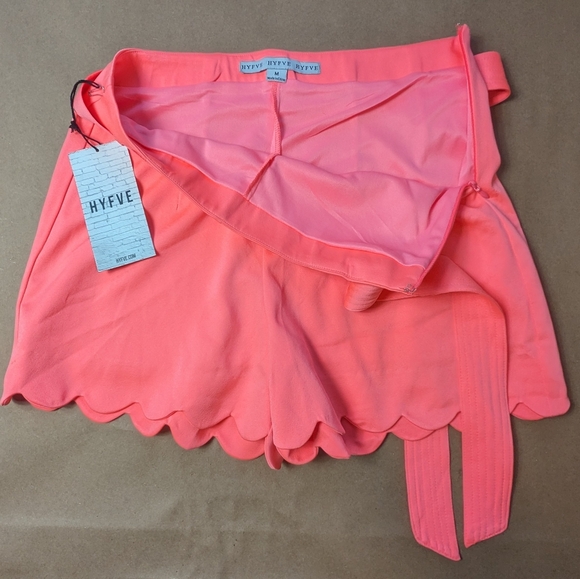 HYFVE Shorts (Size M) - Picture 3 of 8